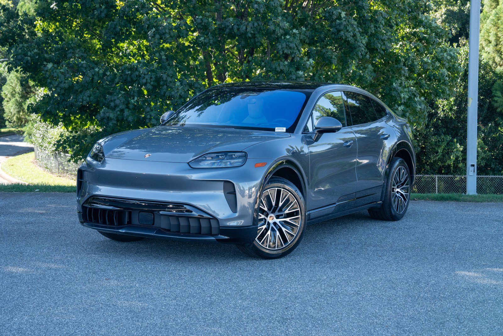 New 2026 Porsche Cayenne Electric Coupe AWD/4WD image 1