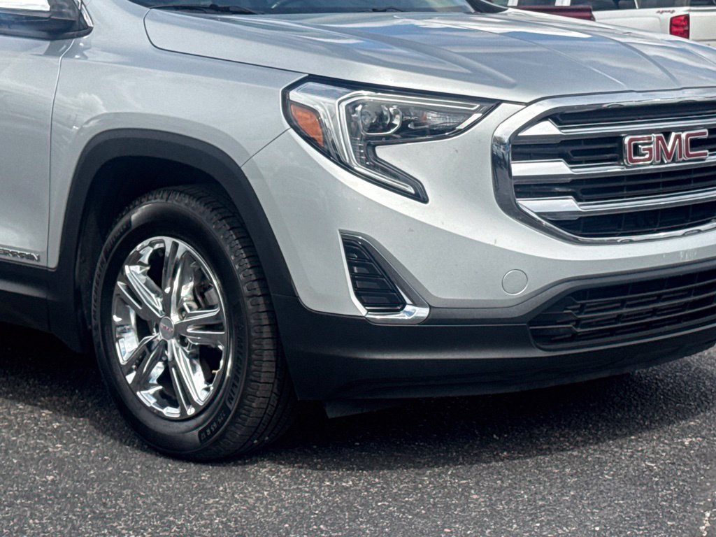 Used 2020 GMC Terrain SLE FWD image 2