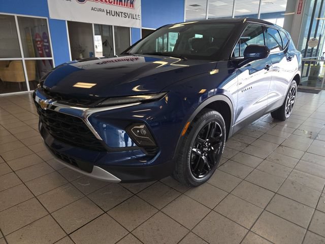 Used 2023 Chevrolet Blazer LT FWD image 4