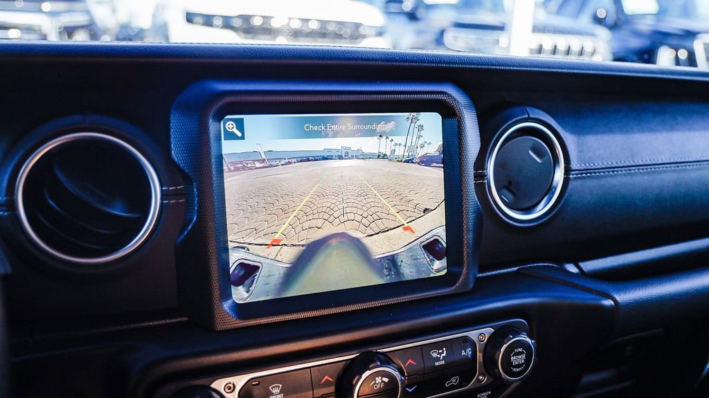 Certified 2022 Jeep Gladiator Overland w/ Trailer Tow Package image 25