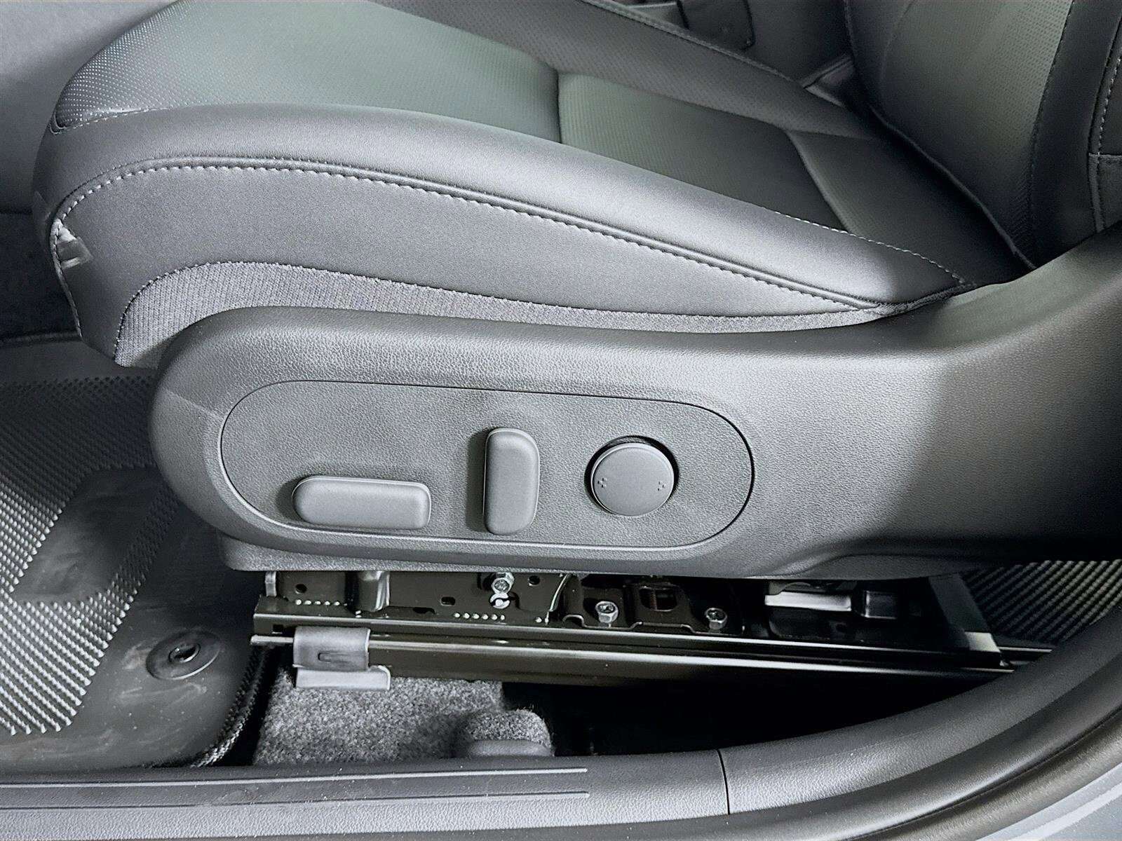 New 2026 Hyundai Kona SEL Premium FWD image 19