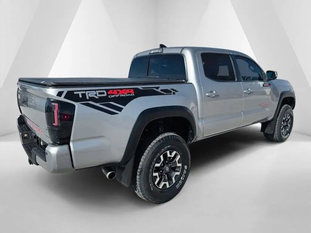 Used 2018 Toyota Tacoma TRD Off-Road w/ Technology Package image 7