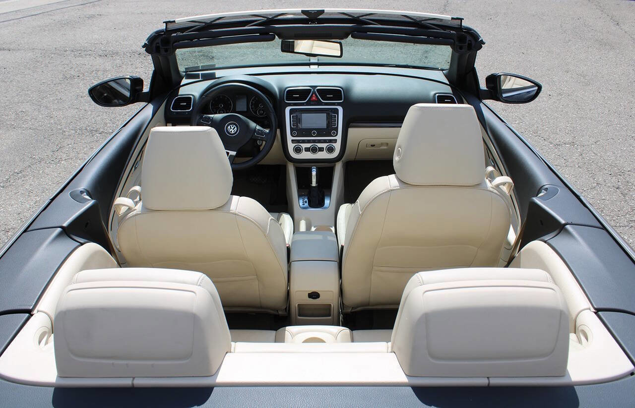Used 2013 Volkswagen Eos Lux image 32
