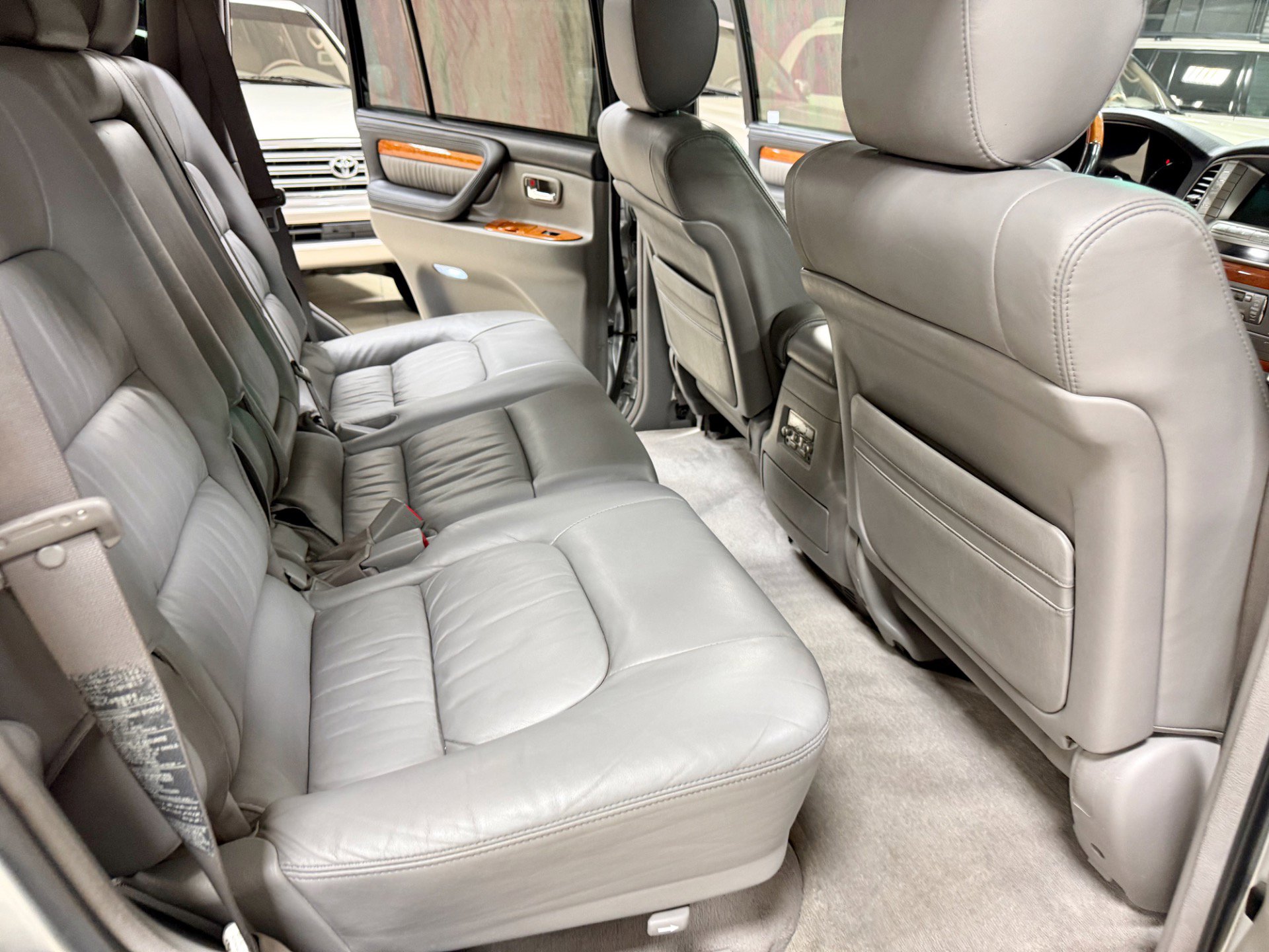 Used 2006 Lexus LX 470 image 27