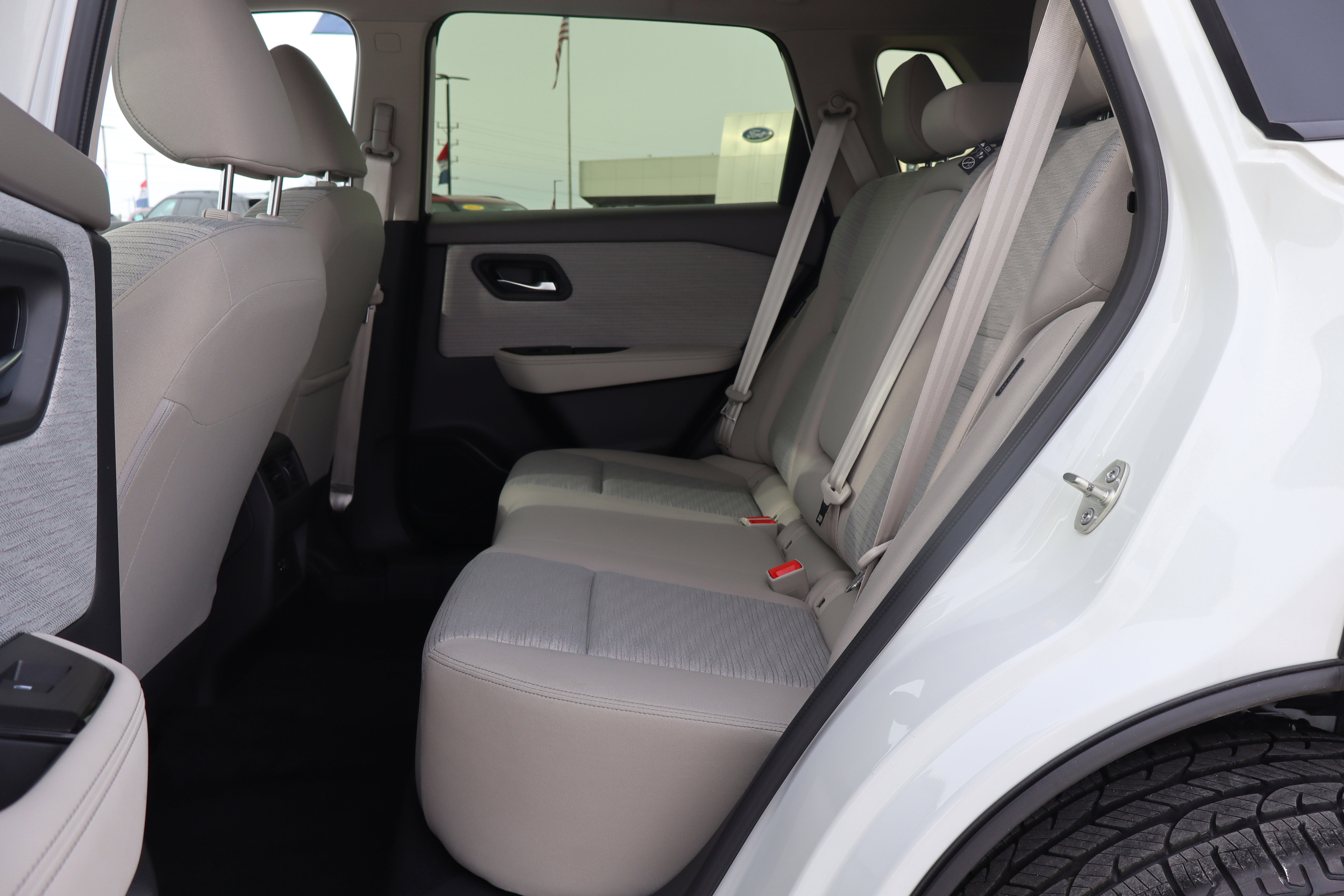 Used 2023 Nissan Rogue SV image 11