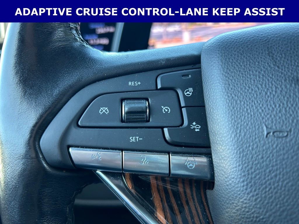 Used 2024 Cadillac Escalade ESV Premium Luxury RWD image 17