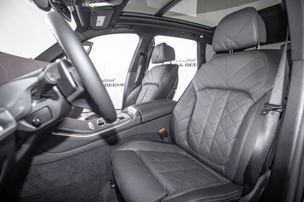 Used 2026 BMW X5 xDrive40i w/ M Sport Package AWD/4WD image 13