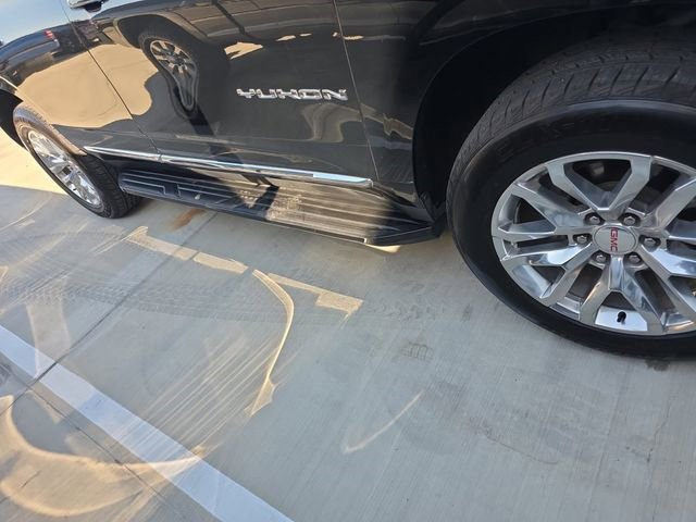 Certified 2022 GMC Yukon SLT w/ SLT Luxury Package image 12