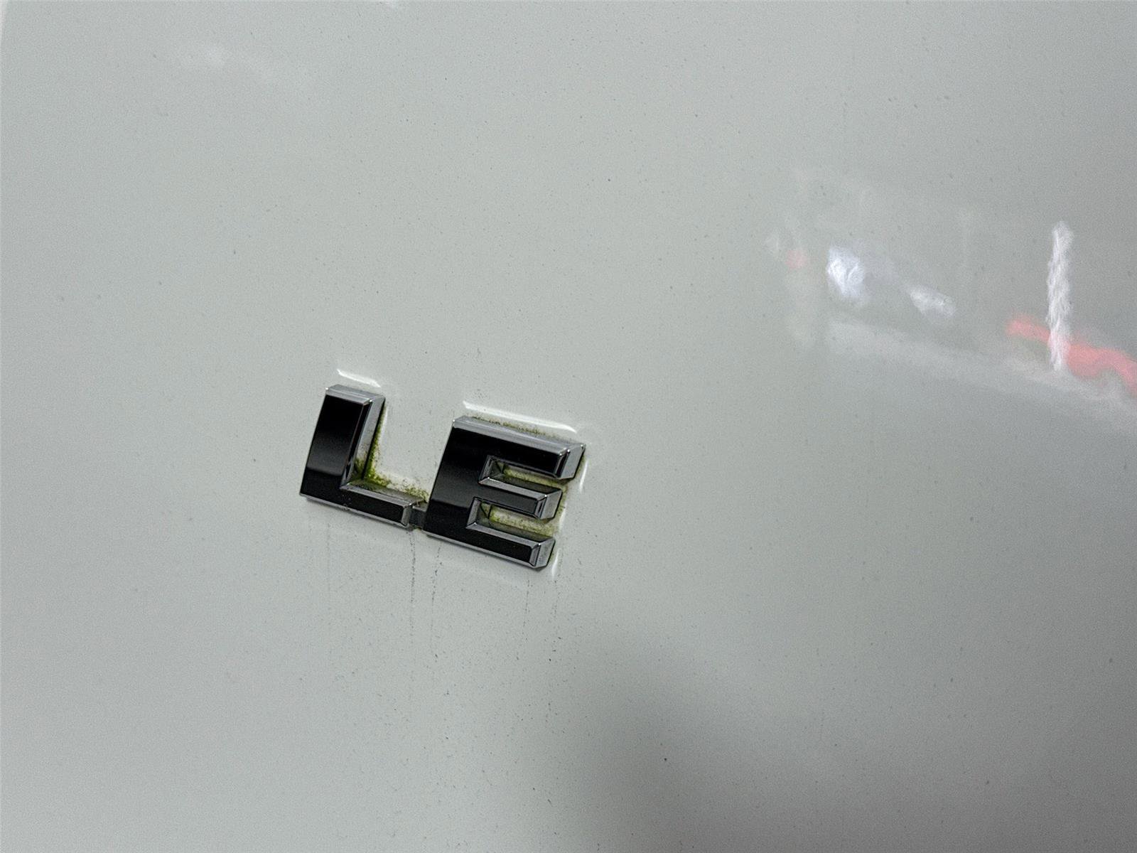 Used 2018 Toyota RAV4 LE image 10