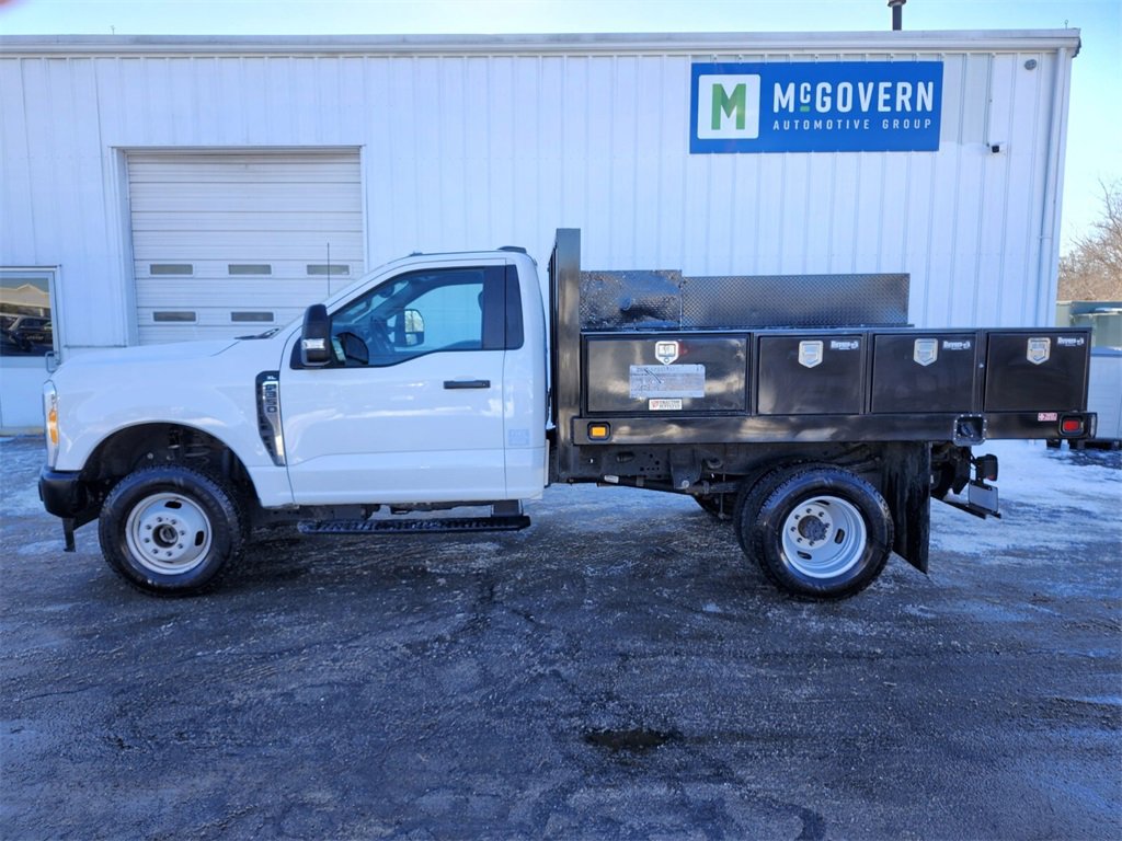 Used 2023 Ford F350 XL image 2
