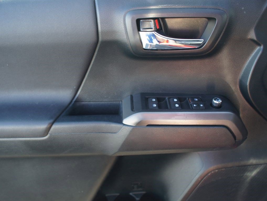 Used 2017 Toyota Tacoma TRD Pro AWD/4WD image 29