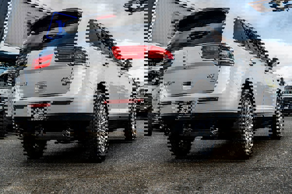 Used 2012 Lincoln MKX AWD image 3