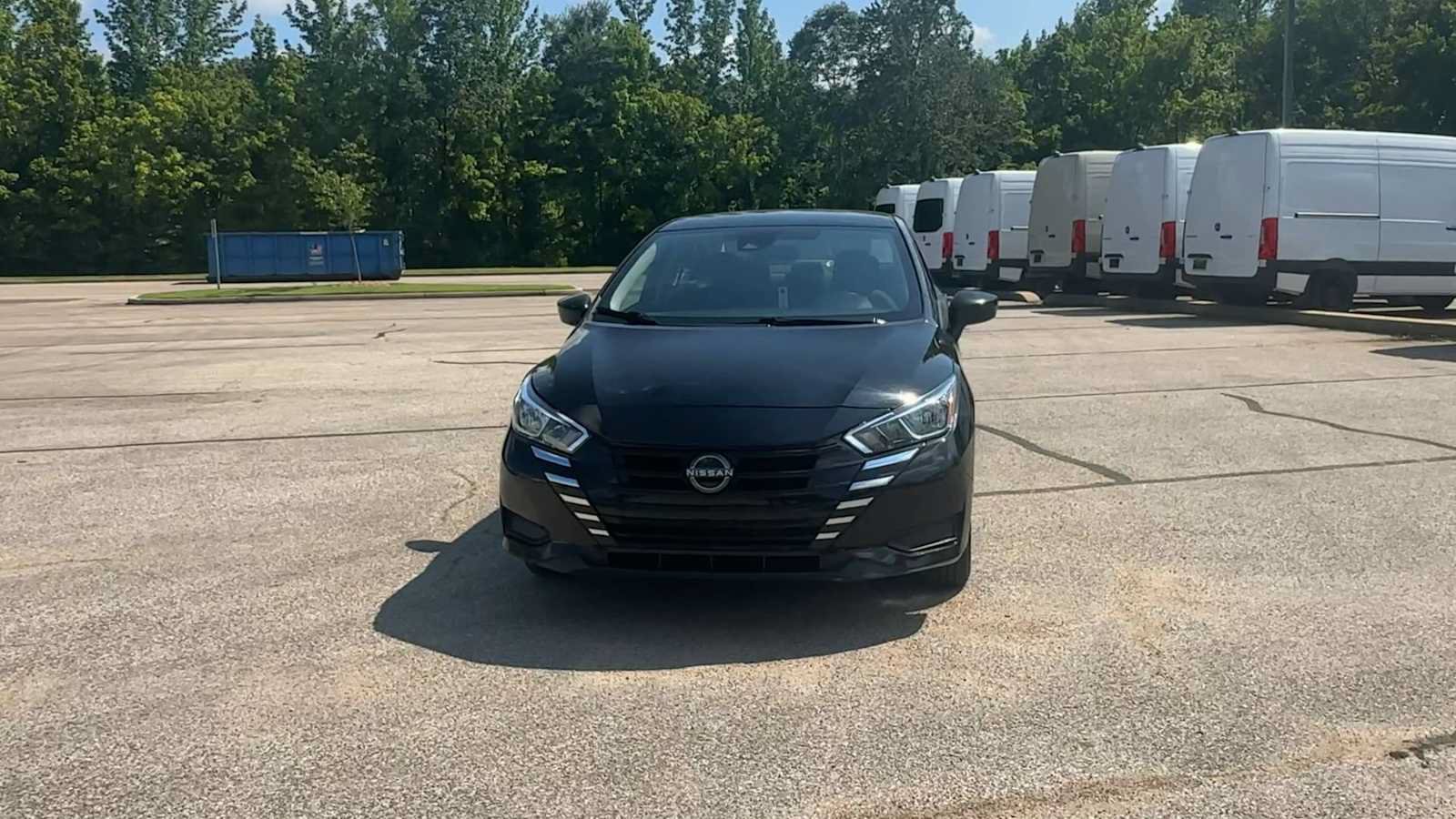 Used 2024 Nissan Versa SV FWD image 3