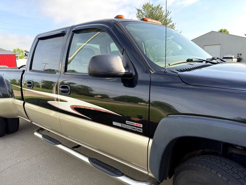 Used 2005 GMC Sierra 3500 SLT w/ Heavy-Duty Power Package image 5