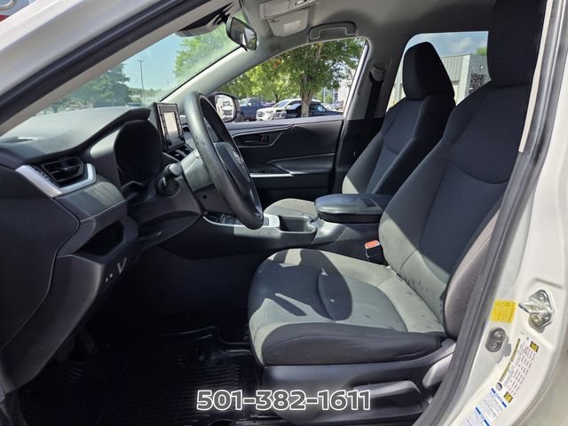 Used 2022 Toyota RAV4 LE AWD/4WD image 9