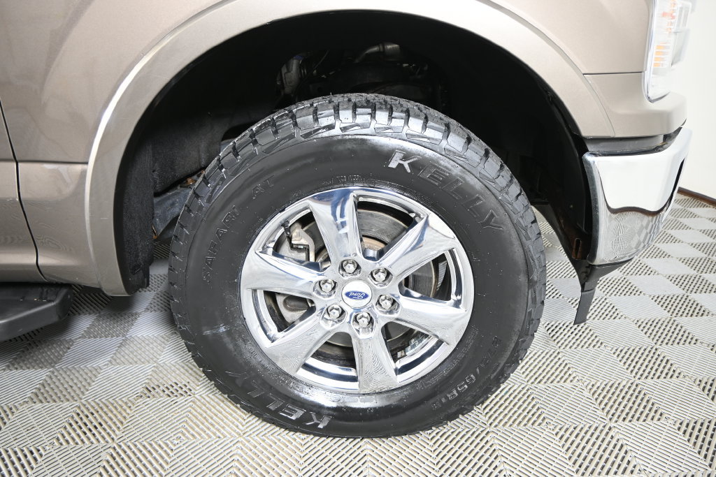 Used 2019 Ford F150 Lariat w/ Equipment Group 502A Luxury AWD/4WD image 12