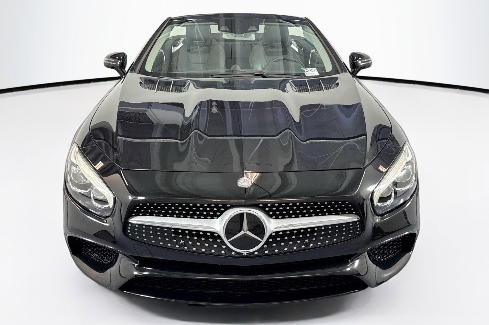 Used 2017 Mercedes-Benz SL 550 image 2