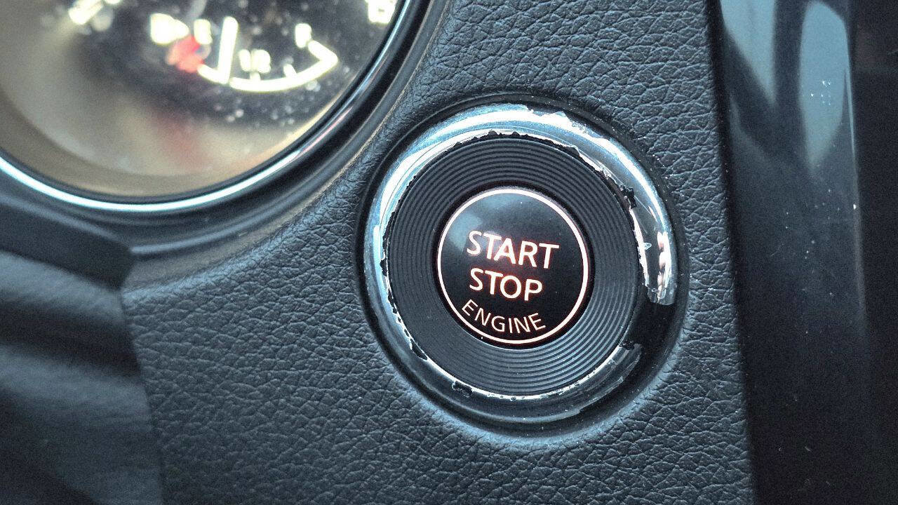 Used 2017 Nissan Rogue SV image 21