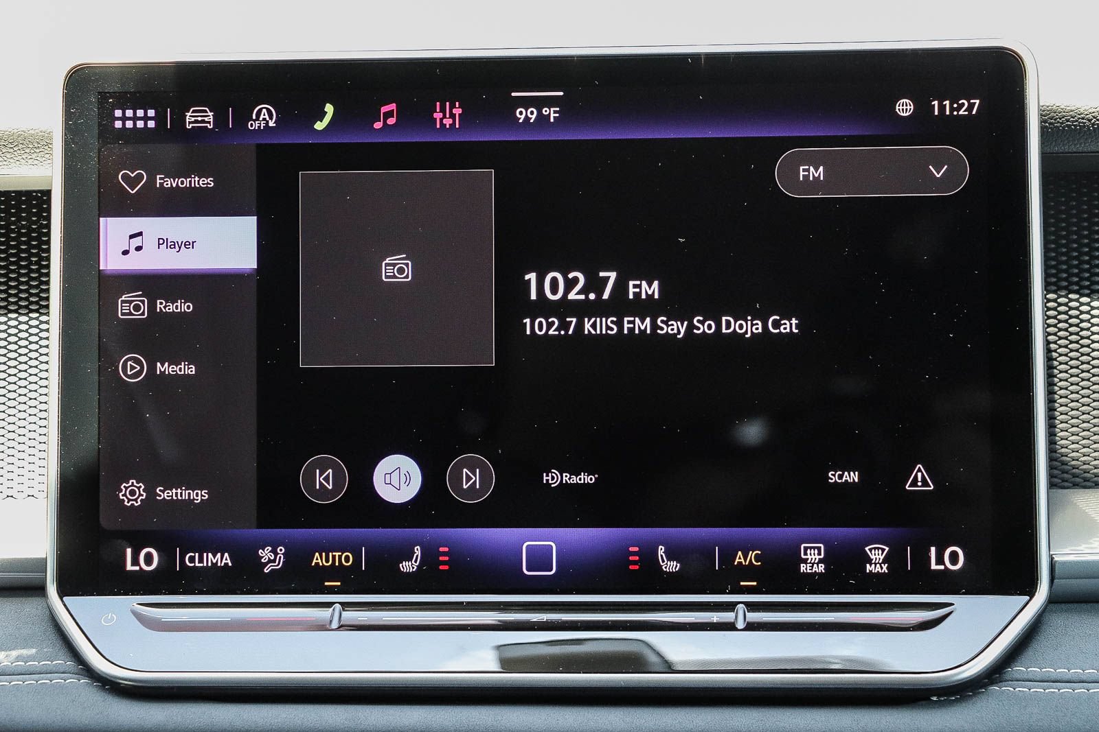 Used 2026 Volkswagen Tiguan SE FWD image 15