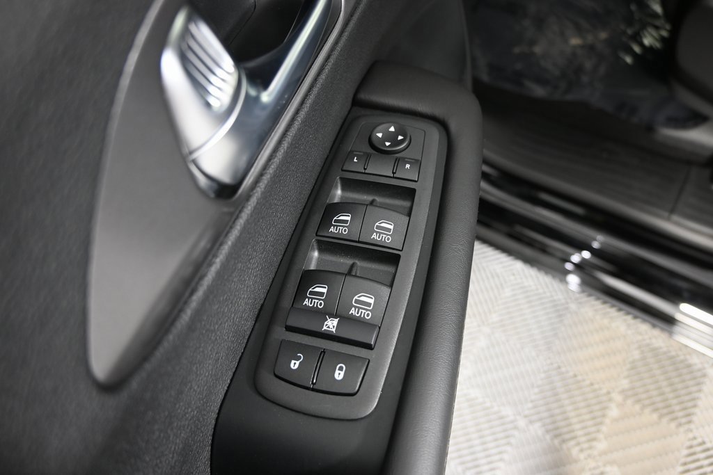 New 2026 Chrysler Pacifica Select image 21