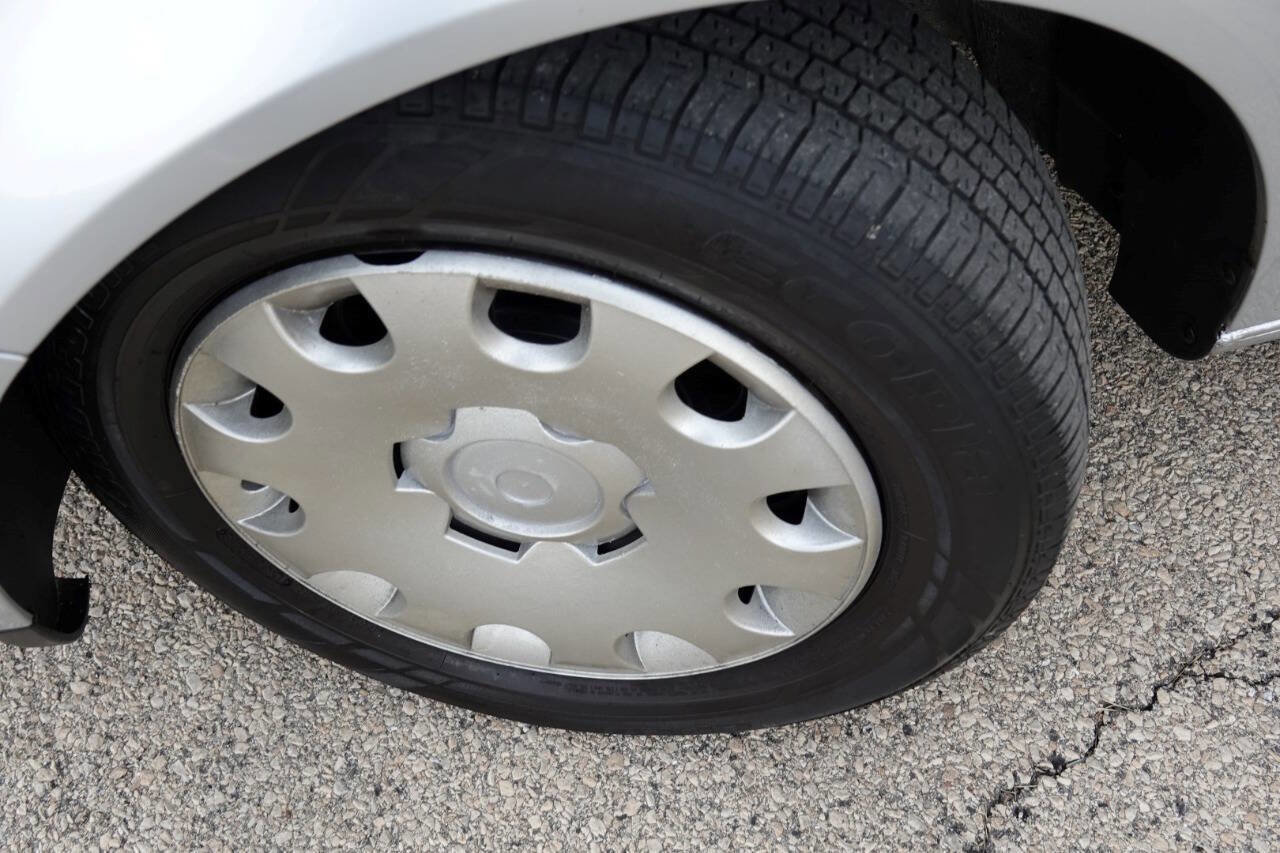 Used 2005 Volkswagen Golf GL image 36