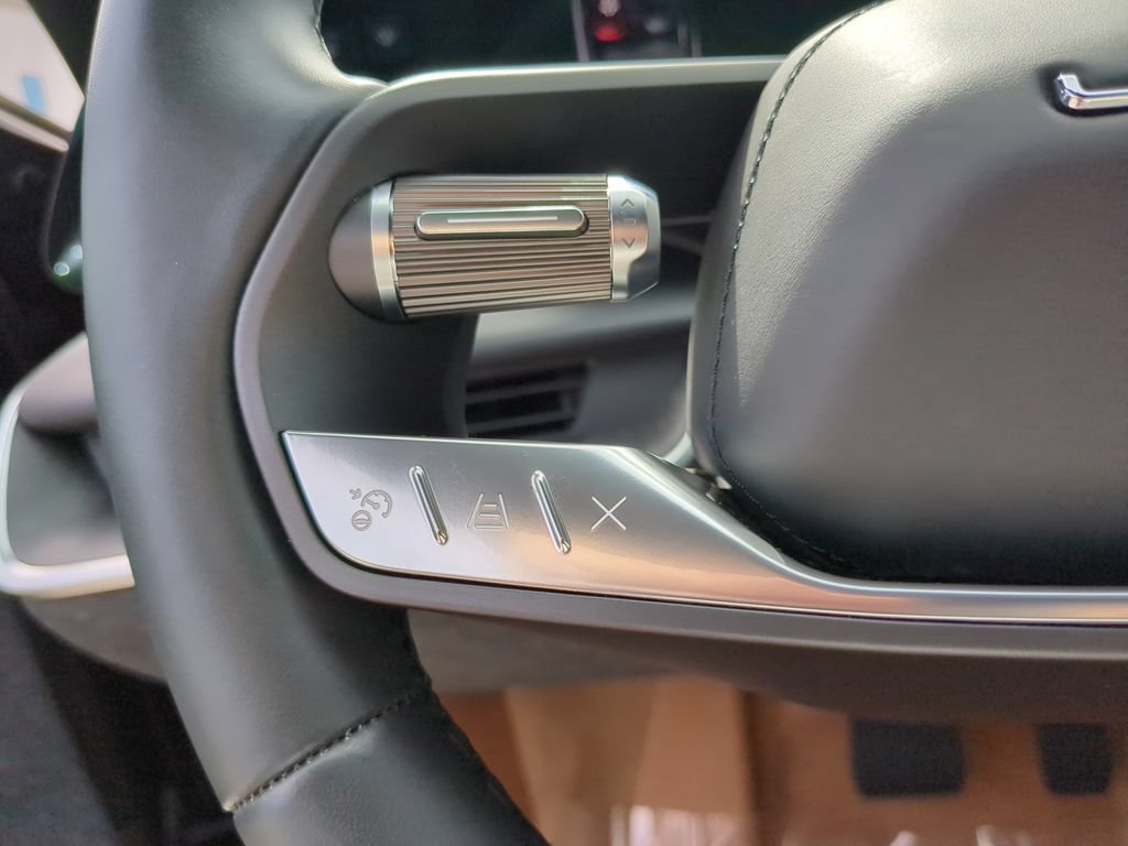 Used 2024 Lucid Air Touring AWD/4WD image 28