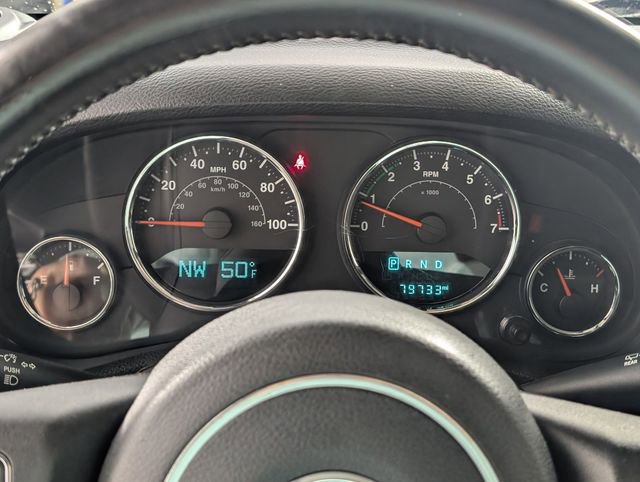 Used 2016 Jeep Wrangler Unlimited Sahara w/ Connectivity Group AWD/4WD image 15