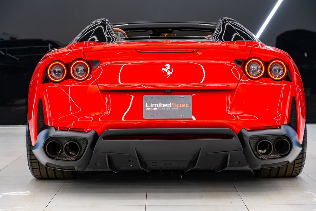 Used 2021 Ferrari 812 GTS RWD image 28