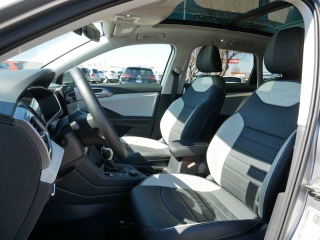 Certified 2025 Volkswagen Taos SEL AWD/4WD image 15