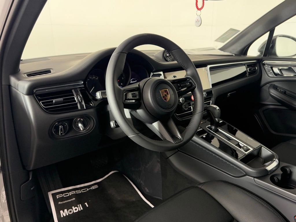 New 2026 Porsche Macan Turbo image 4