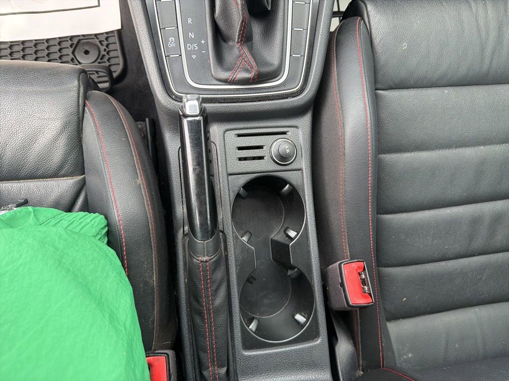 Used 2017 Volkswagen GTI SE image 25