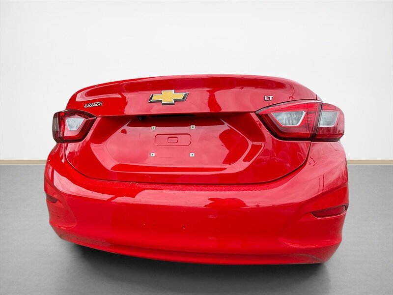 Used 2019 Chevrolet Cruze LT image 5