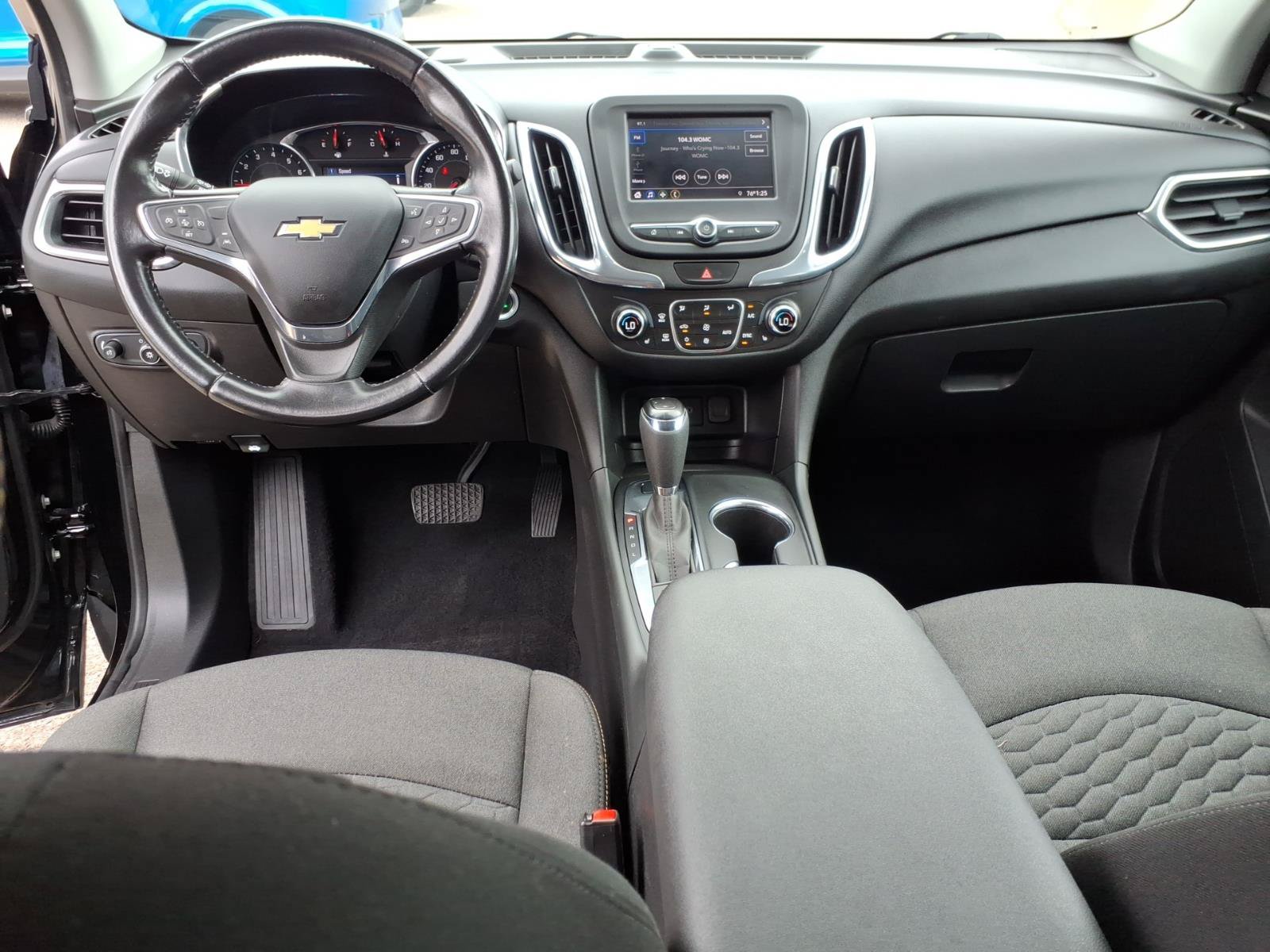 Used 2020 Chevrolet Equinox LT w/ Driver Convenience Package AWD/4WD image 14