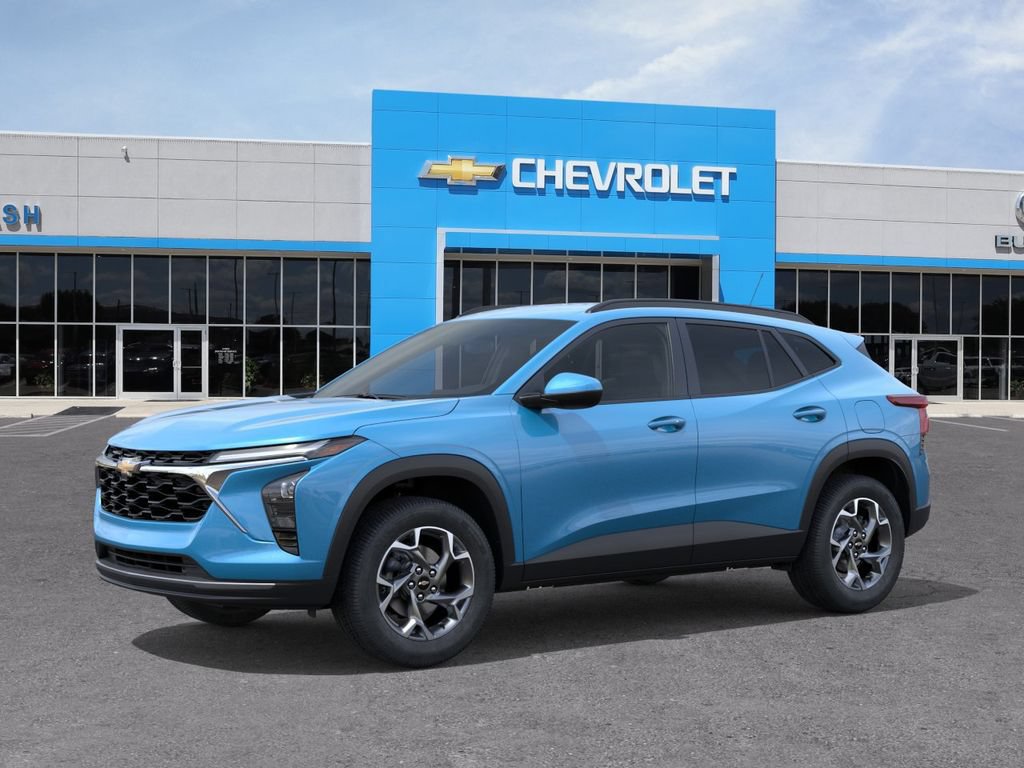 New 2026 Chevrolet Trax LT w/ Driver Confidence Package FWD image 2