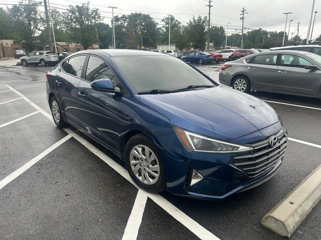 Used 2019 Hyundai Elantra SE FWD image 2