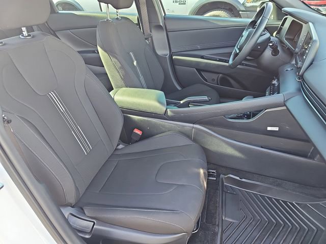 Used 2025 Hyundai Elantra Sport image 10