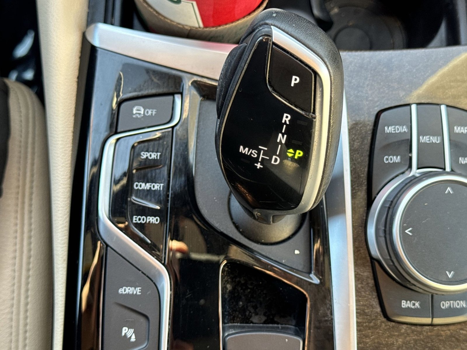 Used 2020 BMW 530e xDrive w/ Premium Package image 23