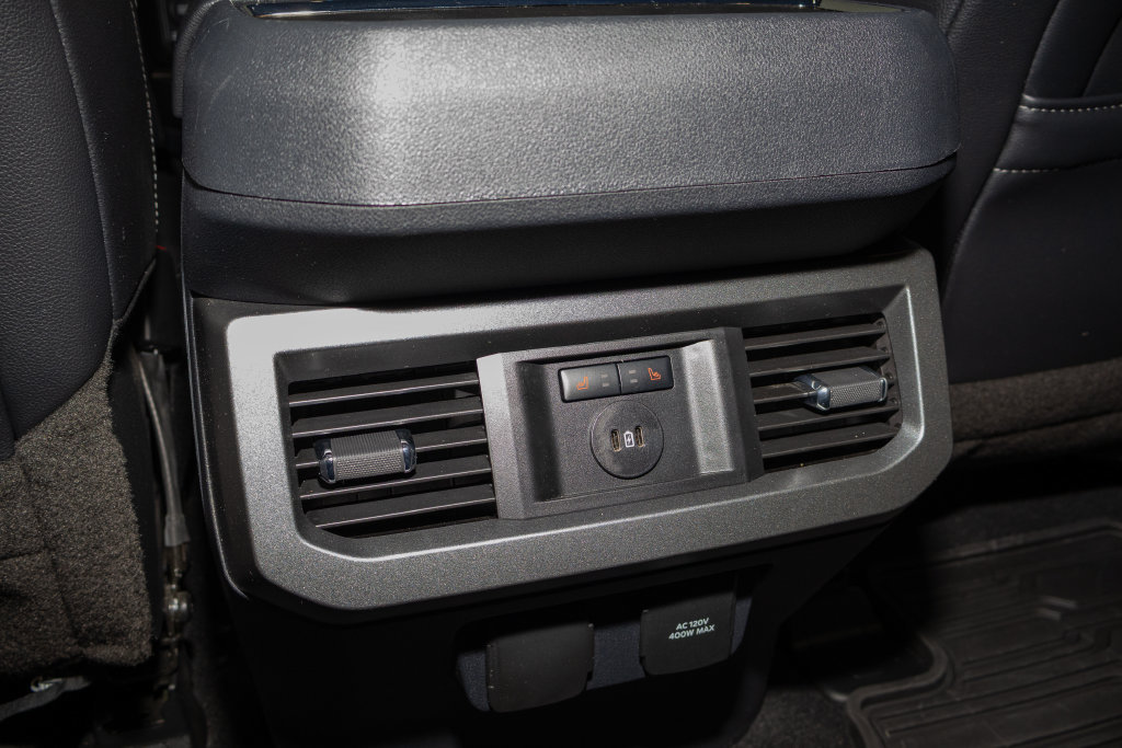 Used 2023 Ford F250 Lariat w/ Lariat Ultimate Package AWD/4WD image 24