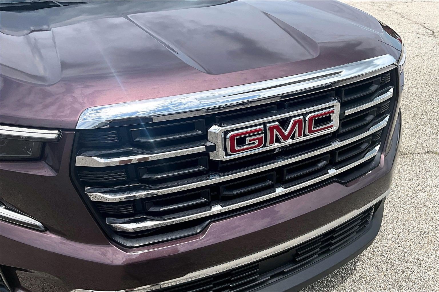 Used 2025 GMC Acadia Elevation FWD image 30