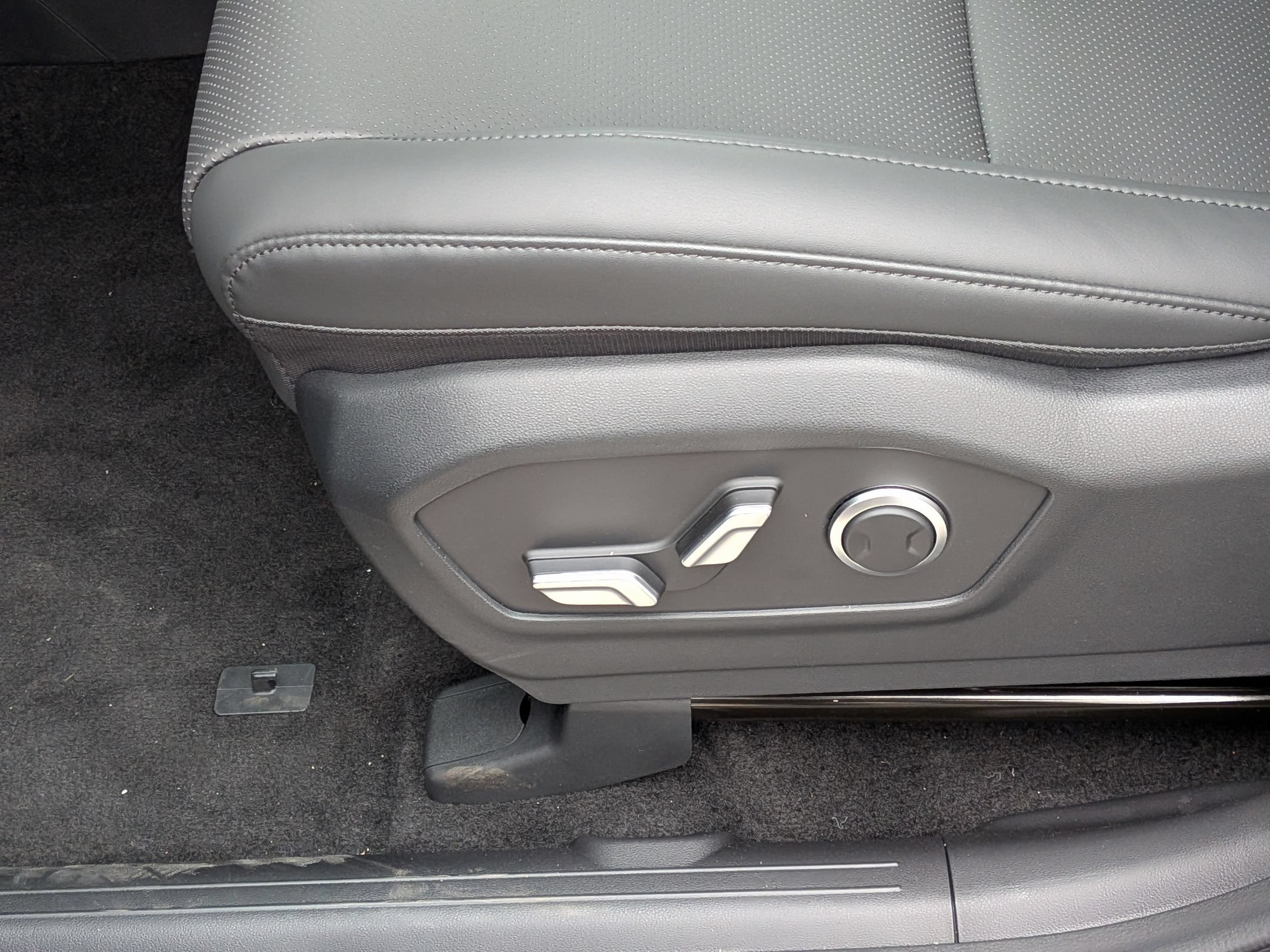 New 2026 Hyundai Santa Fe SEL FWD image 18