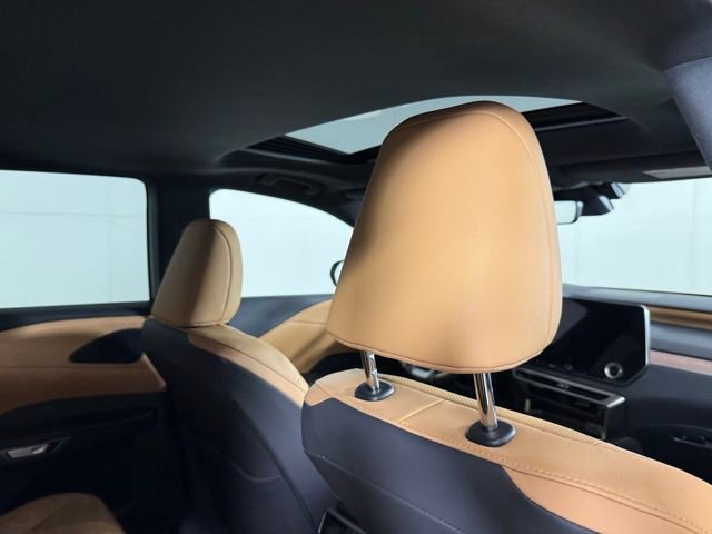 Used 2025 Lexus RX 350 Premium w/ Accessory Package (Z1) image 30