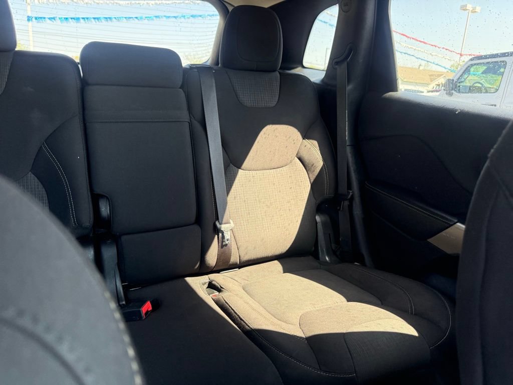 Used 2017 Jeep Cherokee Latitude w/ Cold Weather Group AWD/4WD image 59