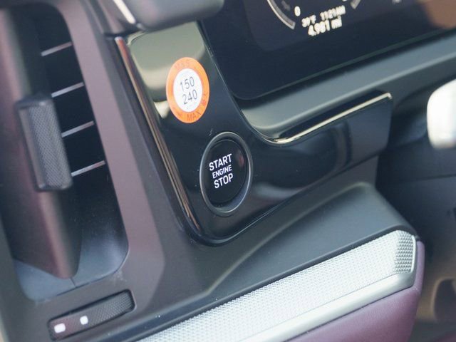 Certified 2026 Porsche Cayenne S image 28