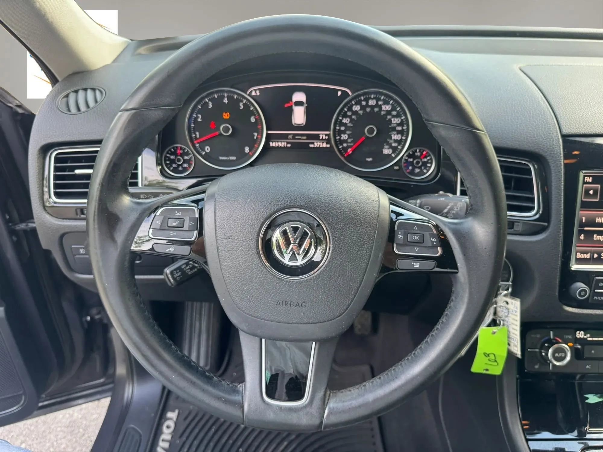 Used 2012 Volkswagen Touareg Sport AWD/4WD image 15
