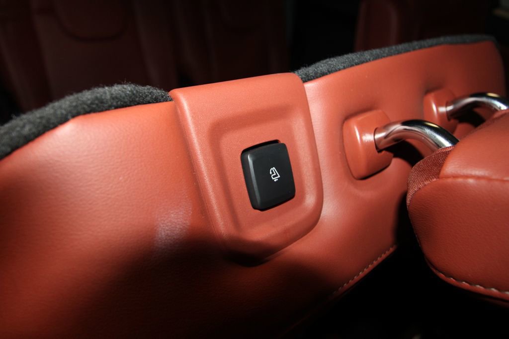 Used 2025 Lincoln Aviator Reserve w/ Jet Appearance Package image 26