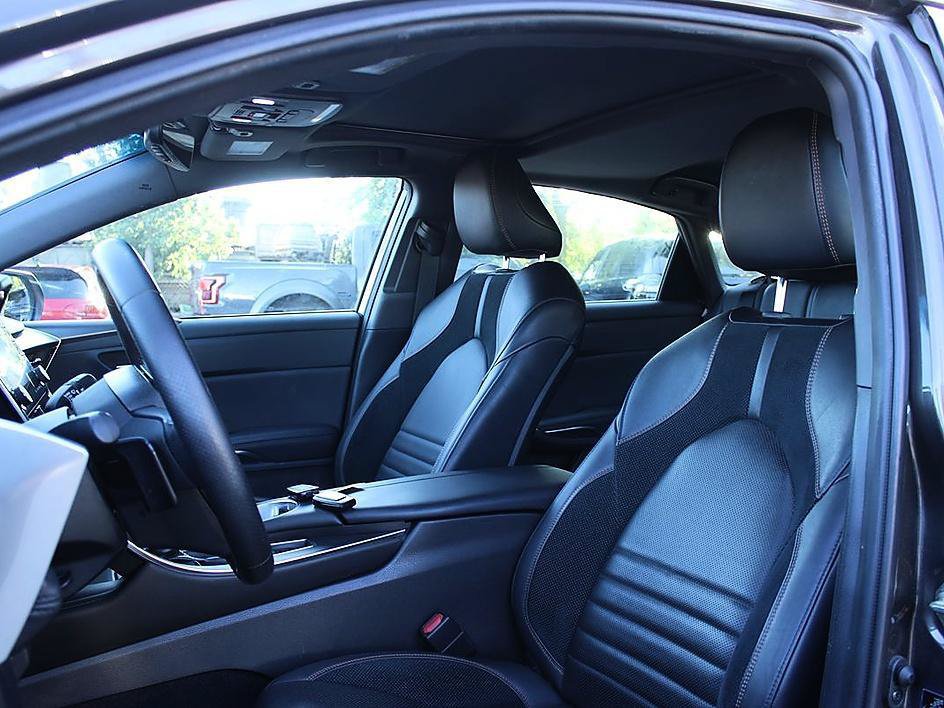 Used 2020 Toyota Avalon XSE w/ Preferred Accessory Package FWD image 11