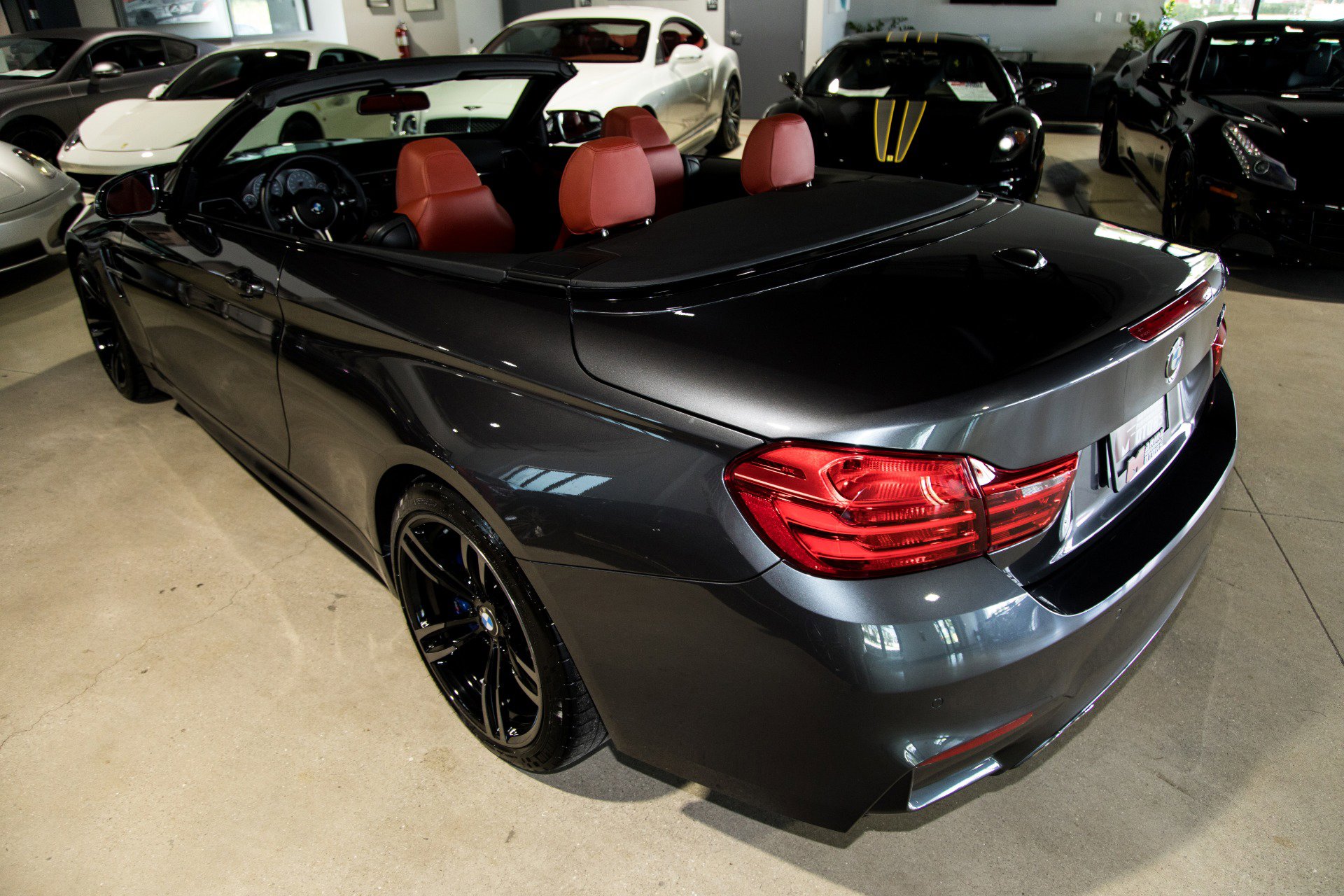 Used 2016 BMW M4 Convertible image 58