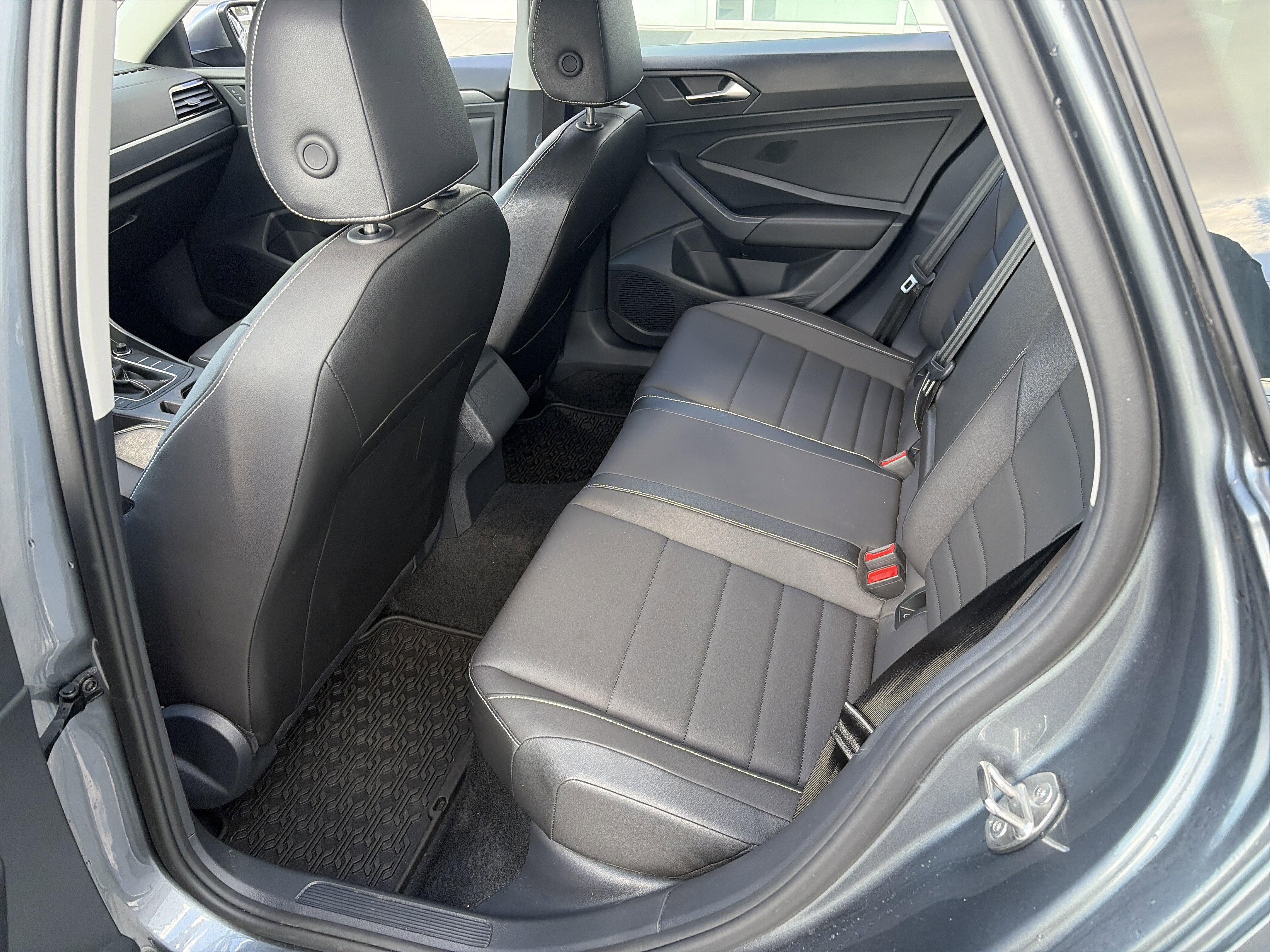 Used 2024 Volkswagen Jetta SE FWD image 21