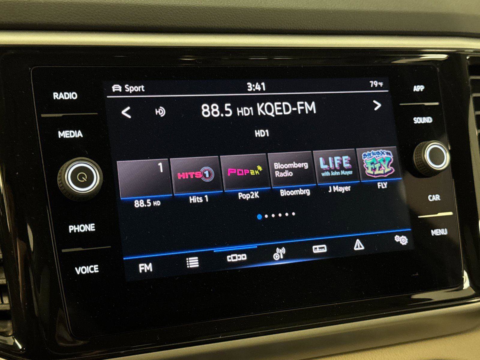 Used 2023 Volkswagen Atlas SE w/ Black Wheel Package image 18