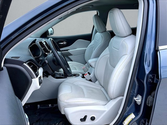 Used 2019 Jeep Cherokee Limited FWD image 27
